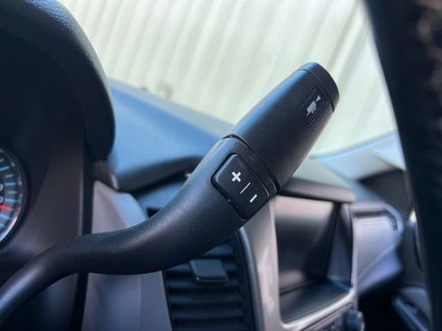 Used 2019 Chevrolet Suburban LT image 23