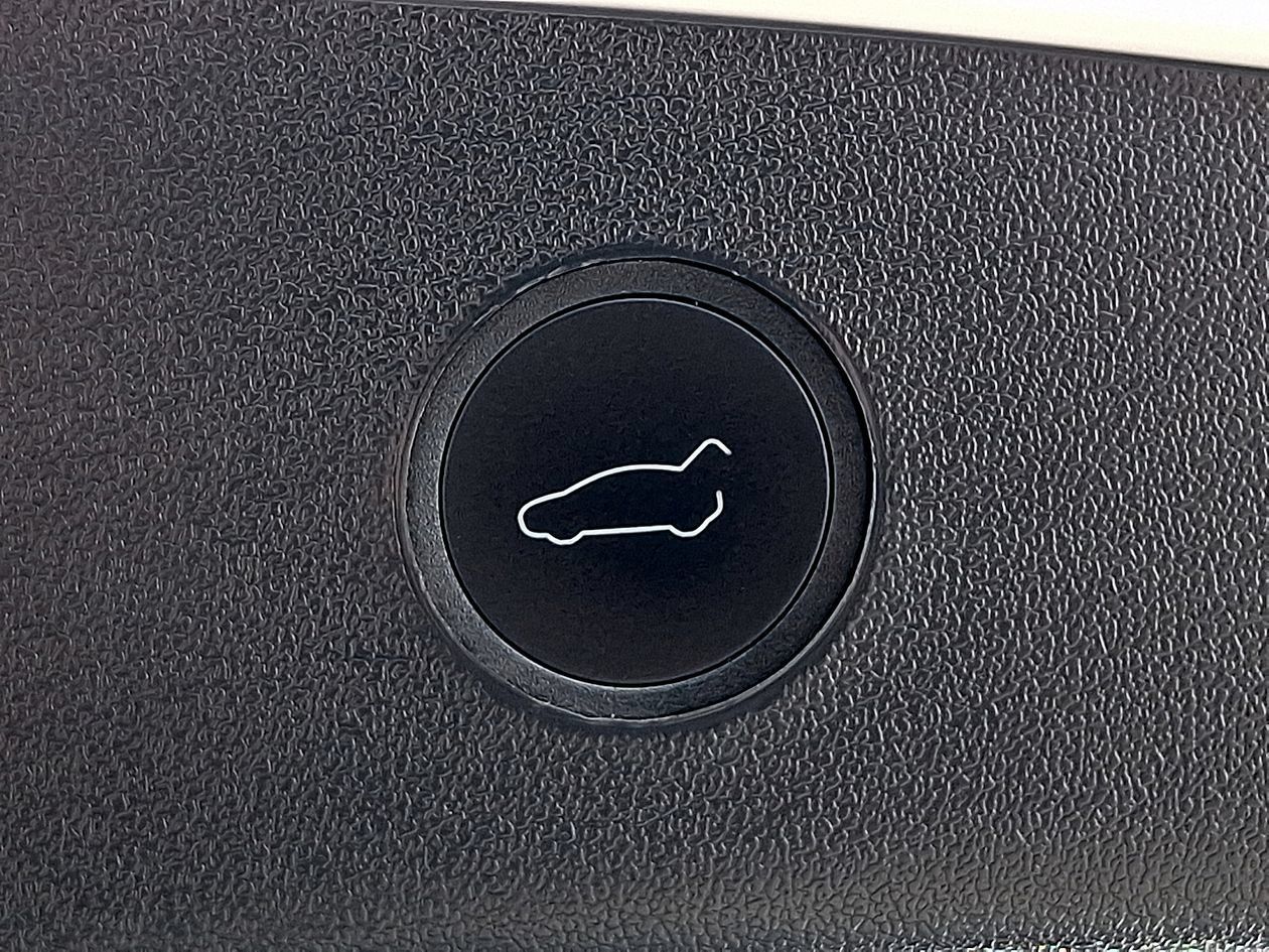 Used 2023 Tesla Model 3 Standard Range RWD image 29