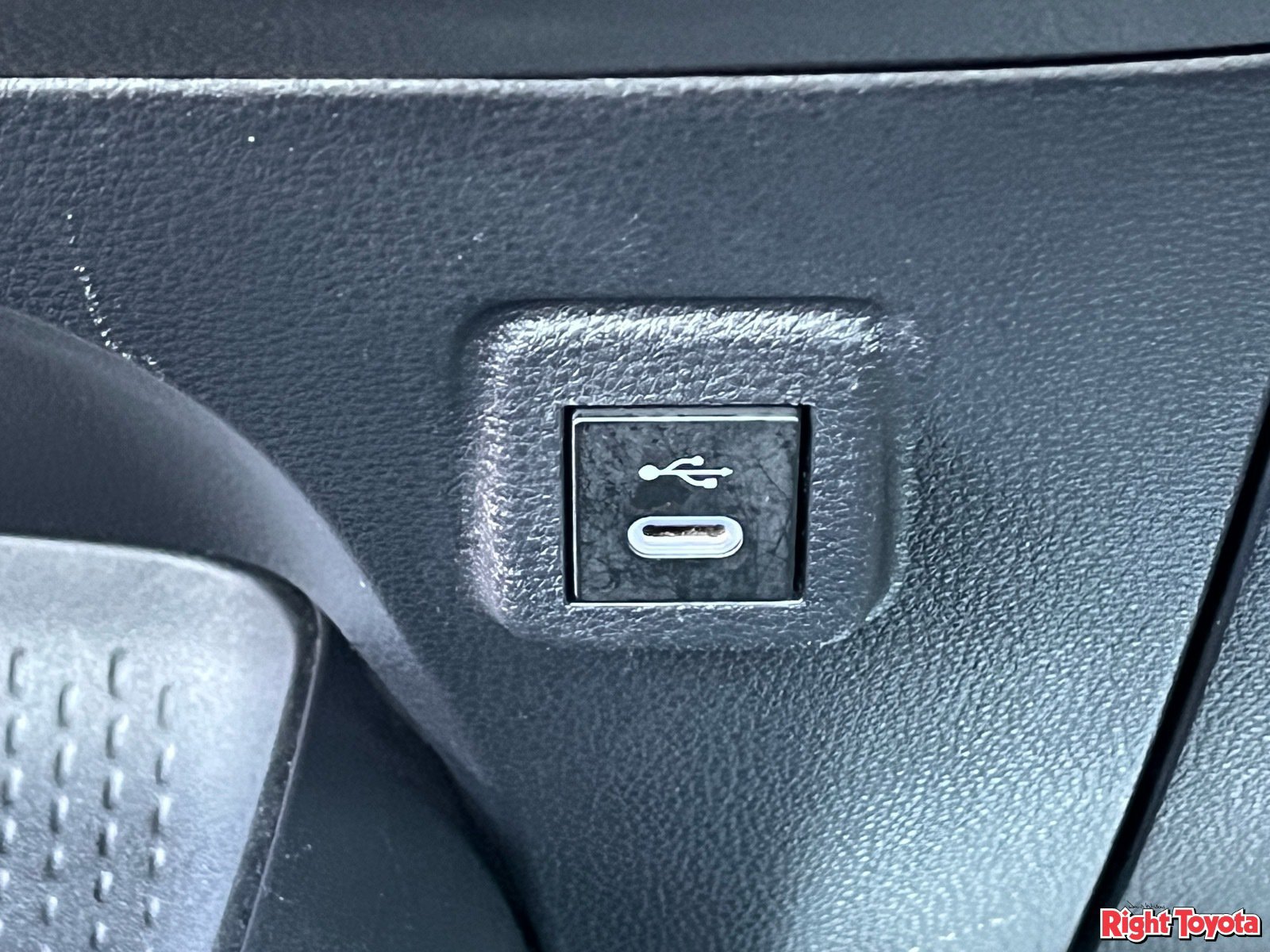Certified 2025 Toyota Corolla LE FWD image 27