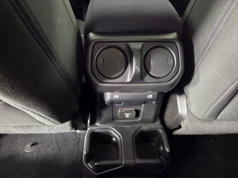 Used 2019 Jeep Wrangler Unlimited Sahara AWD/4WD image 25