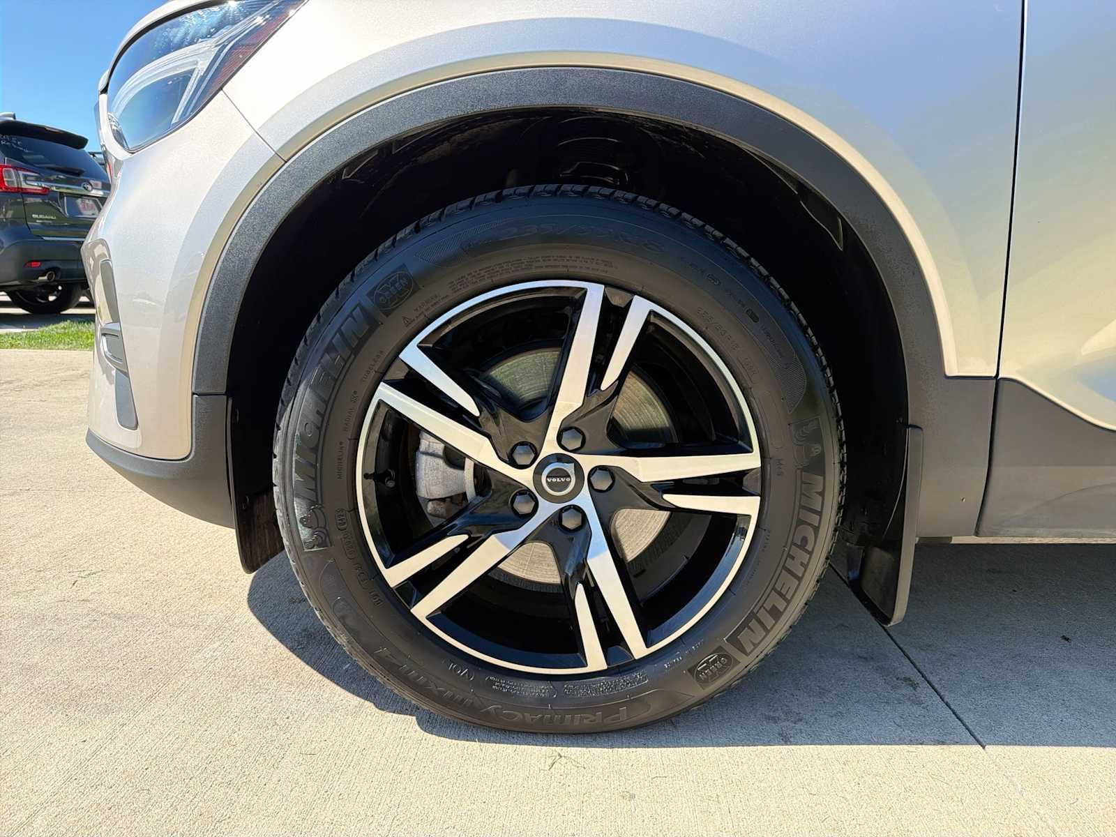 Used 2023 Volvo XC40 B5 Core w/ Convenience Package AWD/4WD image 10