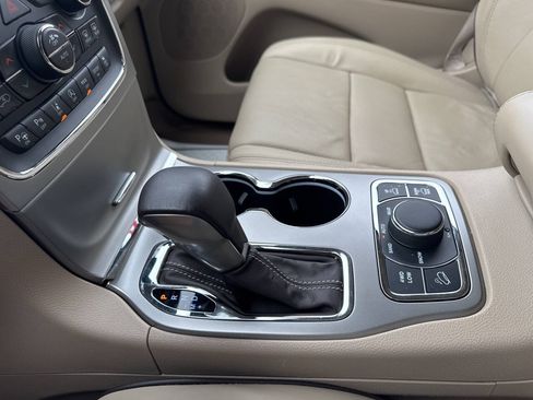 Used 2018 Jeep Grand Cherokee Overland AWD/4WD image 33