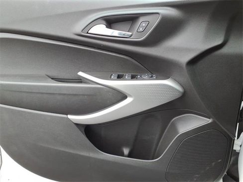 Used 2024 Chevrolet Trax RS image 18