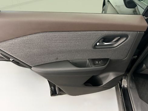 Used 2023 Nissan Rogue SV image 26