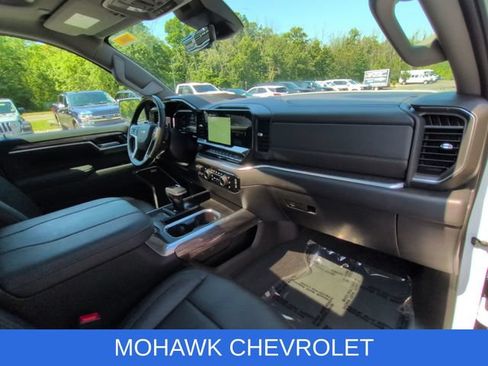 Used 2025 Chevrolet Silverado 1500 LTZ w/ LTZ Premium Package AWD/4WD image 30