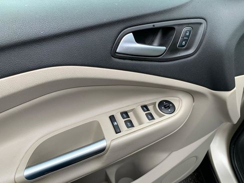 Used 2017 Ford Escape SE AWD/4WD image 10