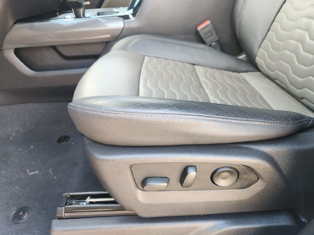 Used 2024 Chevrolet Silverado 1500 ZR2 w/ Technology Package AWD/4WD image 23