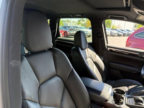 Used 2015 Porsche Cayenne S AWD/4WD image 10