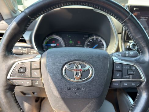 Used 2021 Toyota Highlander Platinum AWD/4WD image 9