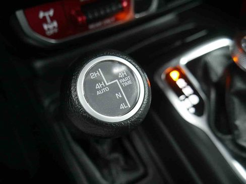 Used 2024 Jeep Wrangler Unlimited image 34