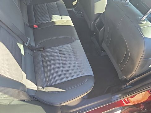 Used 2025 Chevrolet Trax LT w/ LT Convenience Package image 11