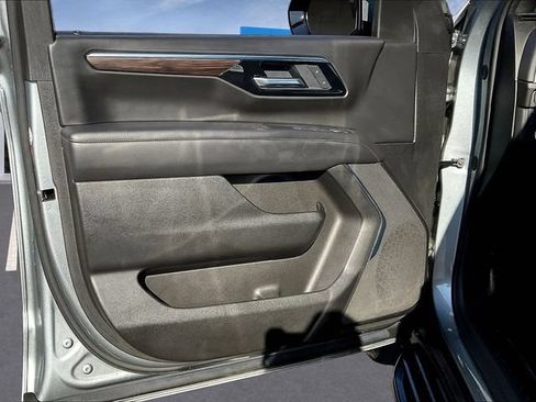 Certified 2025 Chevrolet Suburban LS AWD/4WD image 22
