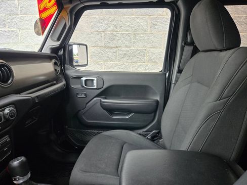 Used 2019 Jeep Wrangler Unlimited Sport S AWD/4WD image 33