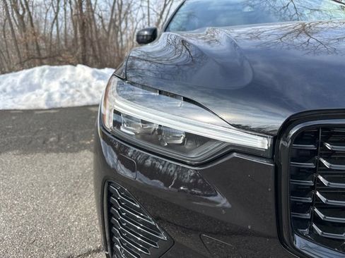 Certified 2025 Volvo XC60 B5 Core image 12