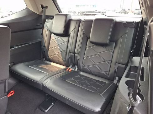 Used 2024 Volkswagen Atlas SE AWD/4WD image 11