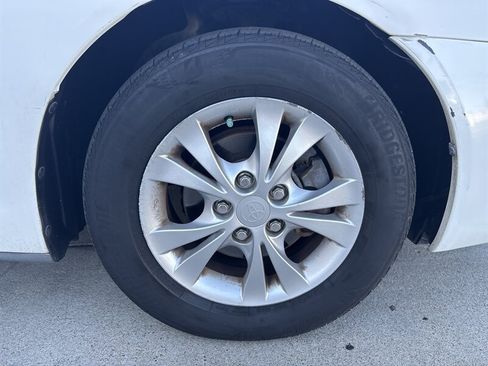 Used 2005 Toyota Camry LE FWD image 15
