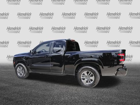 Used 2025 Nissan Frontier SV image 7