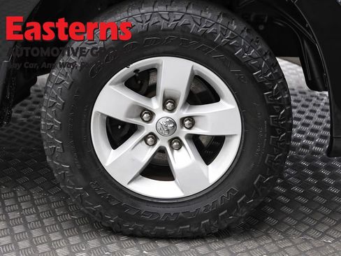 Used 2018 RAM 1500 Express image 31