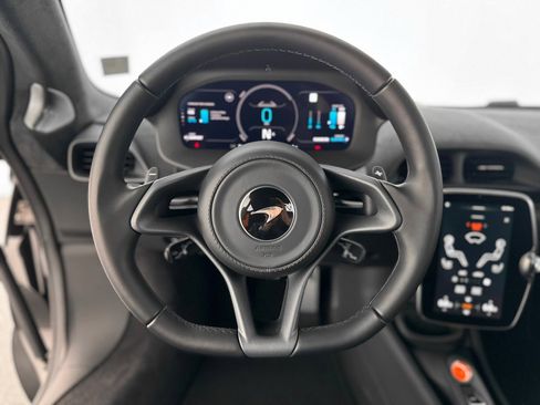 New 2025 McLaren Artura image 10