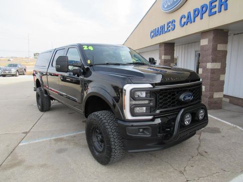 Used 2024 Ford F250 XLT w/ XLT Premium Package image 3