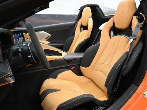 Used 2023 Chevrolet Corvette Stingray Preferred Conv w/ Z51 Performance Package RWD image 10