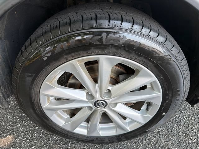 Used 2019 Nissan Rogue Sport S w/ Appearance Package AWD/4WD image 12