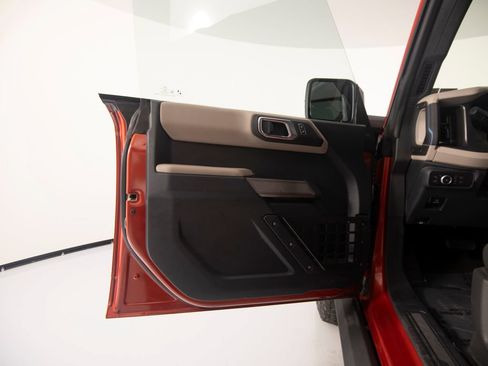 Used 2022 Ford Bronco Wildtrak AWD/4WD image 13
