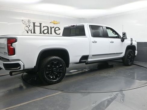 Used 2025 Chevrolet Silverado 2500 High Country w/ High Country Premium Package AWD/4WD image 47