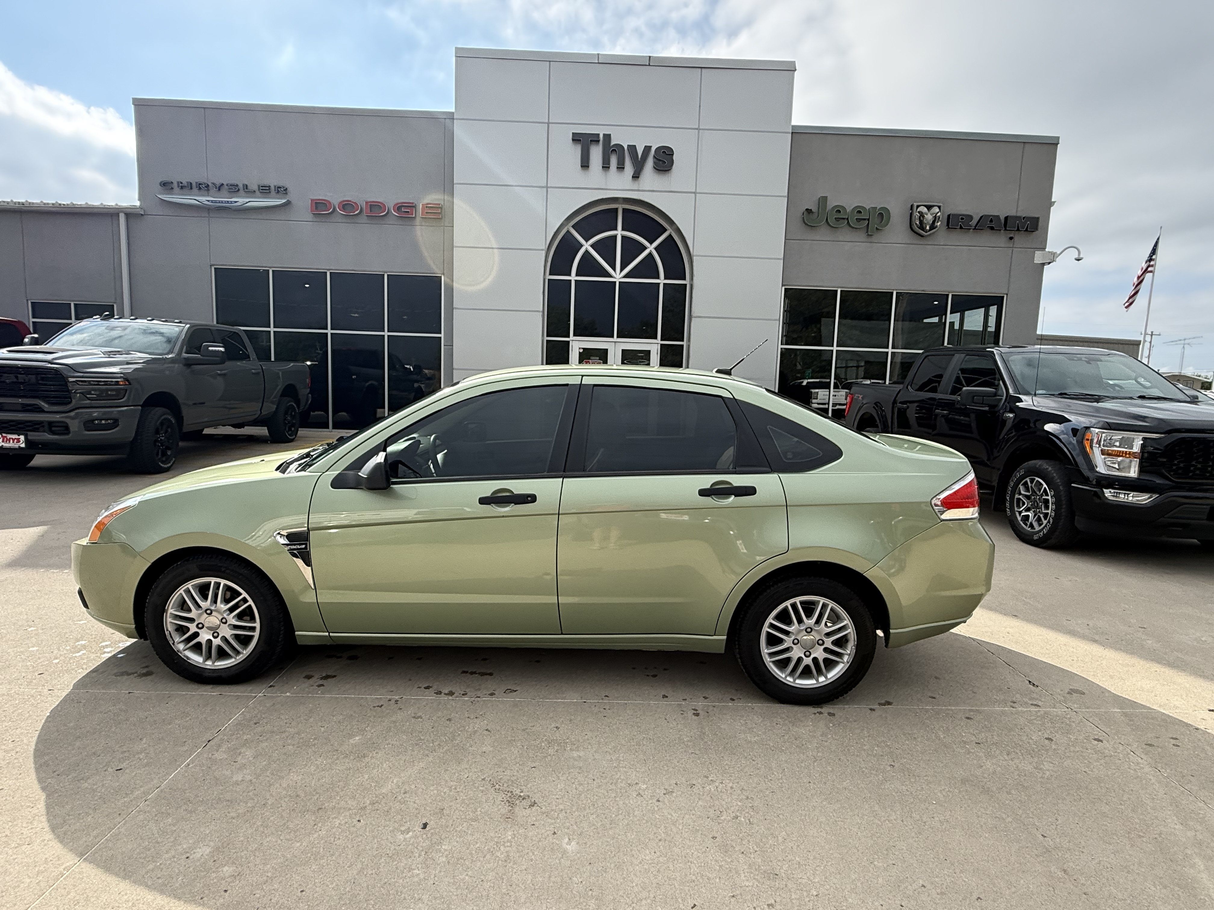 Used 2008 Ford Focus Sedan FWD image 24
