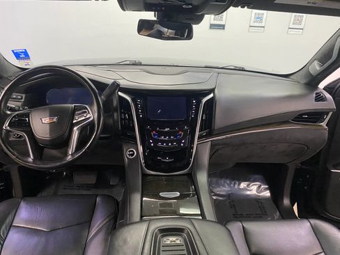 Used 2020 Cadillac Escalade ESV Platinum w/ Escalade Sport Edition image 17