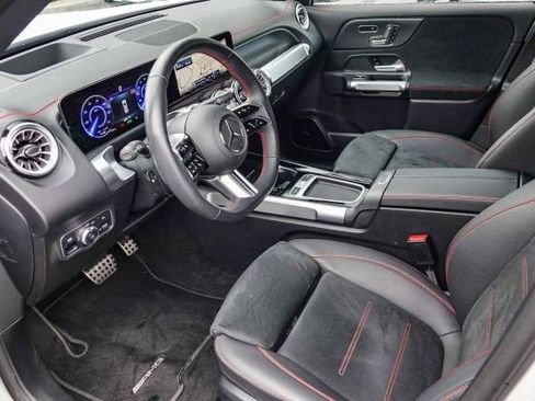 Used 2024 Mercedes-Benz EQB 350 4MATIC SUV image 17