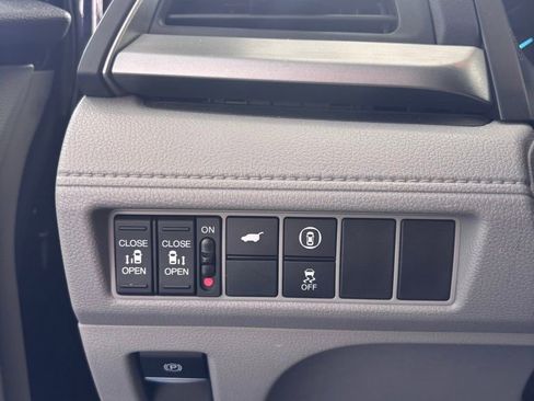 Certified 2024 Honda Odyssey EX-L image 25