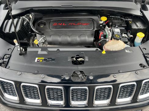 Used 2018 Jeep Compass Latitude w/ Popular Equipment Group image 38