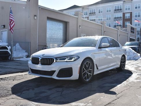 Used 2023 BMW 540i w/ M Sport Package RWD image 2
