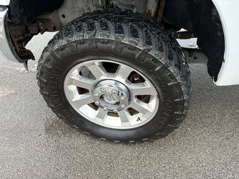 Used 2011 Ford F350 XLT w/ XLT Interior Pkg image 28