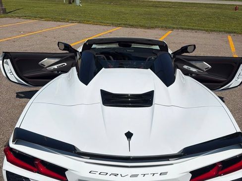 Used 2024 Chevrolet Corvette Stingray Premium Conv w/ Z51 Performance Package RWD image 22