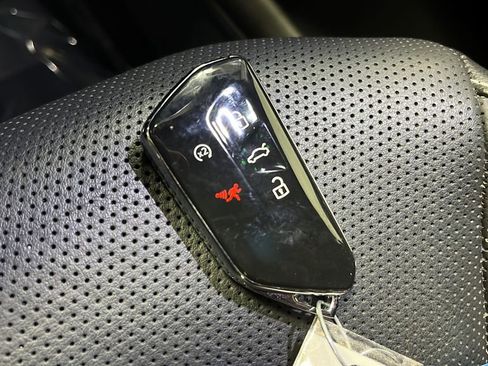 Used 2024 Volkswagen Atlas Cross Sport SEL R-Line image 41