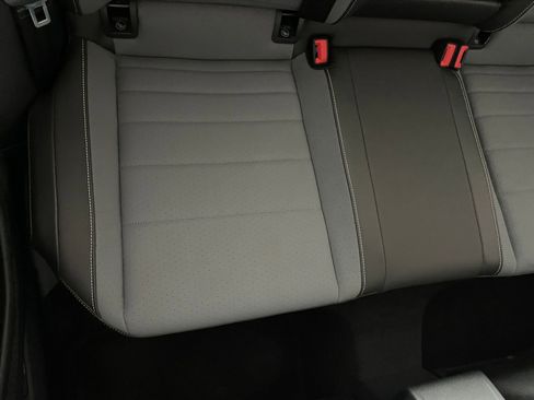 Used 2025 Volkswagen Jetta SE image 36