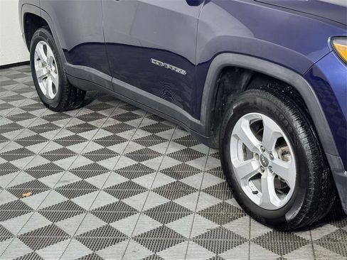 Used 2019 Jeep Compass Latitude w/ Cold Weather Group image 12