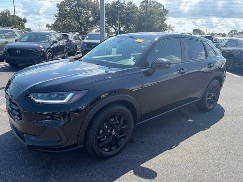 Certified 2025 Honda HR-V Sport image 3