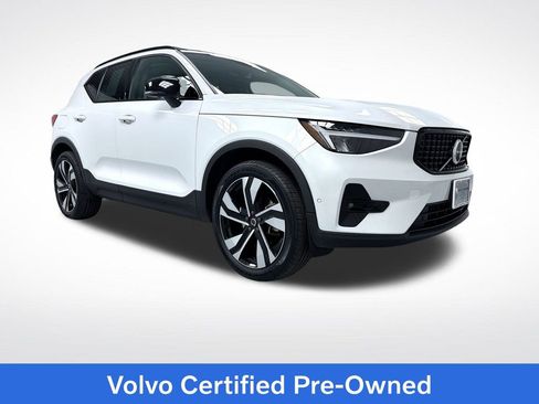 Used 2024 Volvo XC40 B5 Plus w/ Protection Package Premier image 1