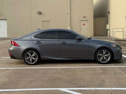 Used 2016 Lexus IS 200t RWD image 10