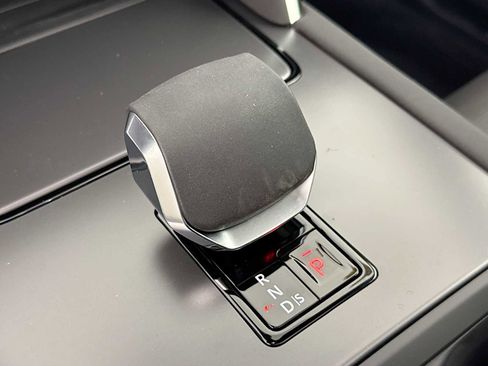 New 2026 Land Rover Discovery Sport Landmark image 17