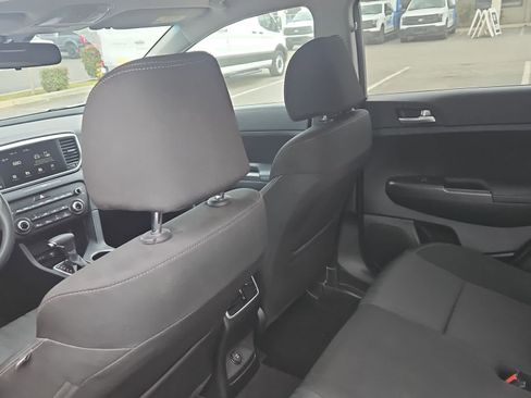 Used 2022 Kia Sportage LX image 11