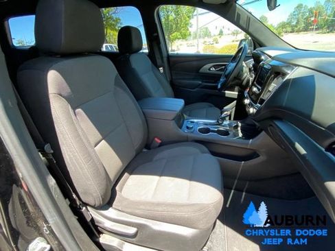 Used 2023 Chevrolet Traverse LT FWD image 22