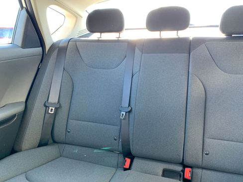 Used 2025 Kia K4 LXS image 38