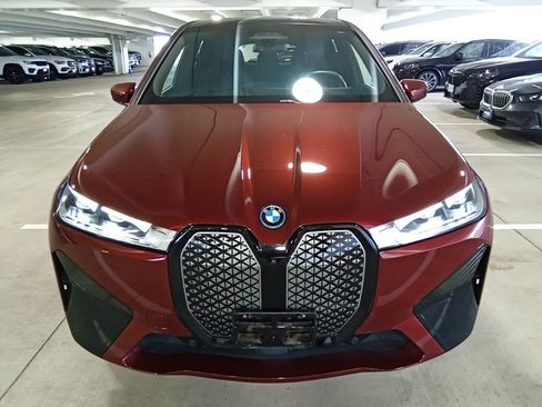 Used 2024 BMW iX xDrive50 w/ Premium Package AWD/4WD image 2