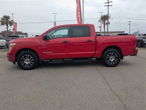 Used 2023 Nissan Titan SV w/ SV Convenience Package image 6