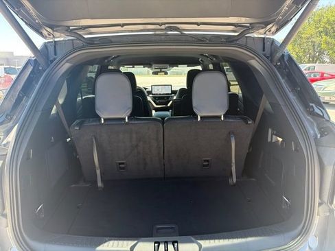 Used 2025 Ford Explorer ST-Line AWD/4WD image 16