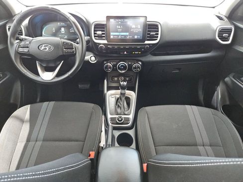 Used 2025 Hyundai Venue SEL FWD image 19